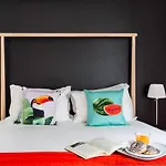 Joivy Bold And Colourful 1-Bed Flat At The Heart Of Chiado, Nearby Carmo Convent