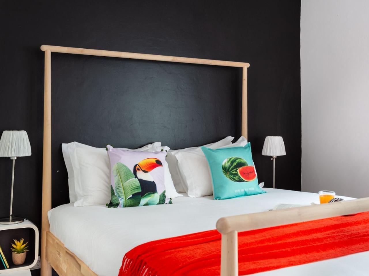 Joivy Bold And Colourful 1-bed Flat At The Heart Of Chiado, Nearby Carmo Convent Lissabon
